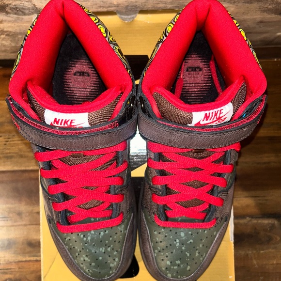 nike sb dunk mid moat